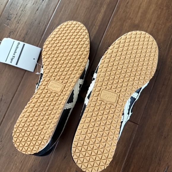 Onitsuka Tiger tgrs women's shoes NWT - Picture 2 of 4